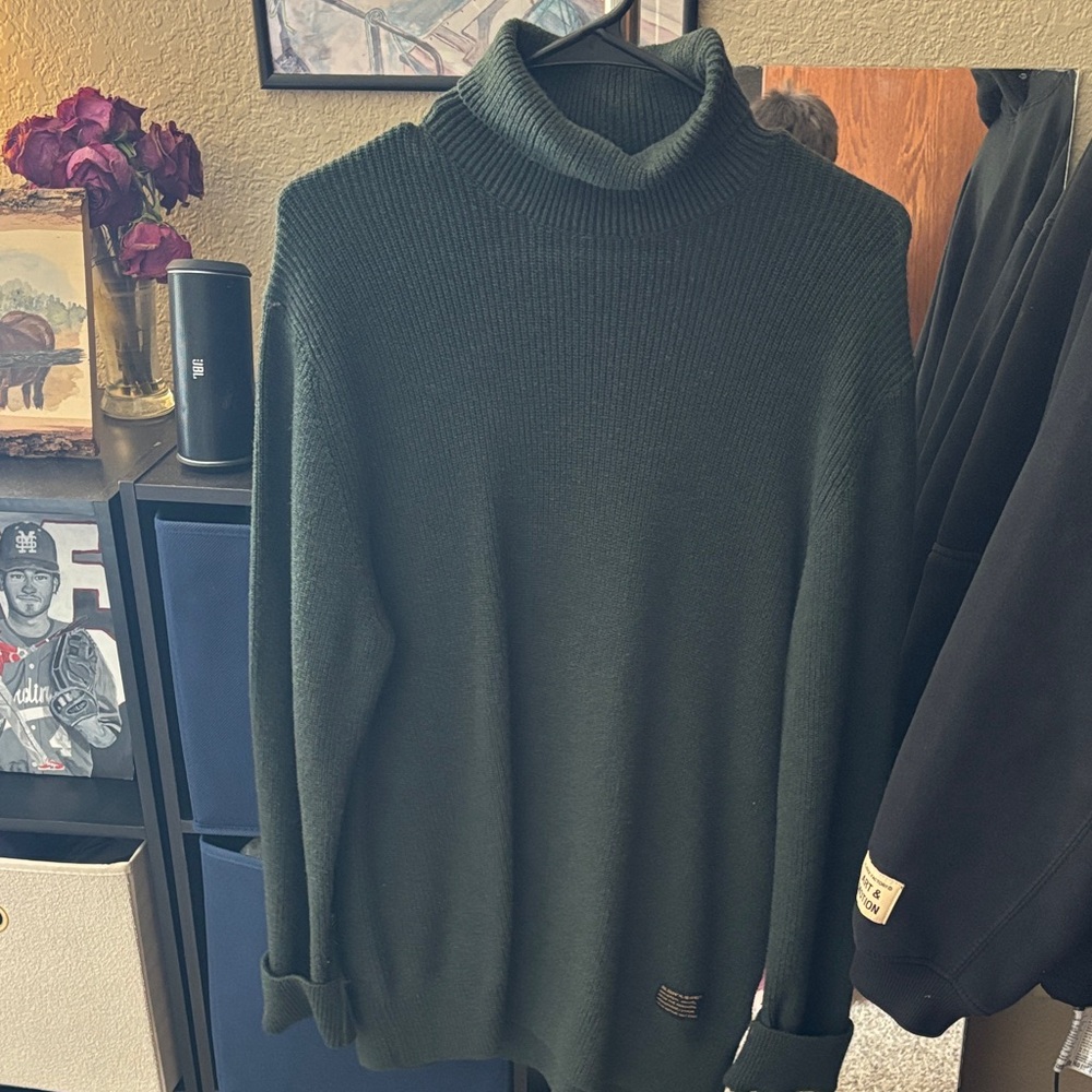 H&M Forest Green Men's Ribbed Turtleneck Sweater